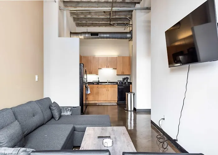West Loop - Views With In & Out Parking 2 Apartment *