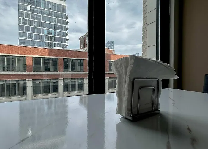 West Loop - Views With In & Out Parking 2 Apartment Chicago