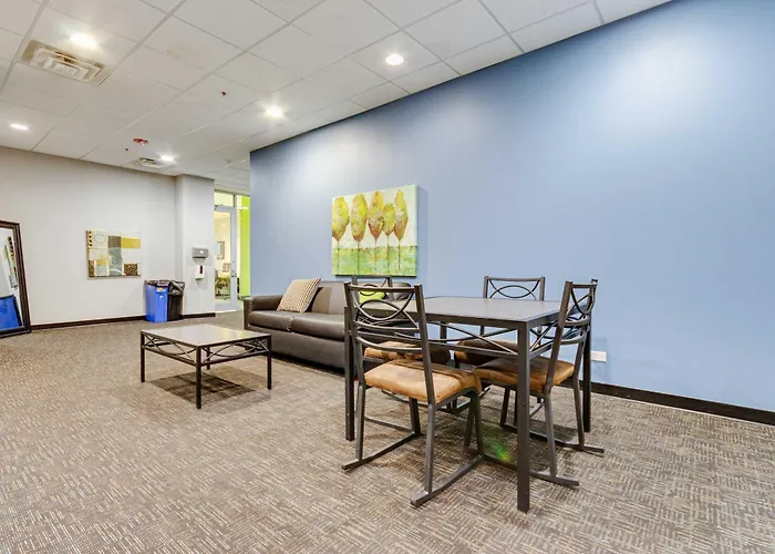 Apartamento West Loop - Views With In & Out Parking 2